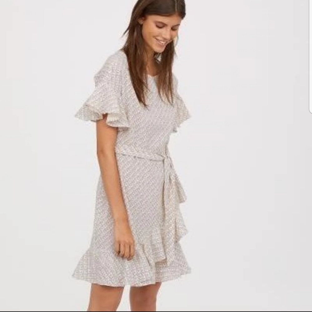 Size 12|H&M Plus Patterned Flounce Dress